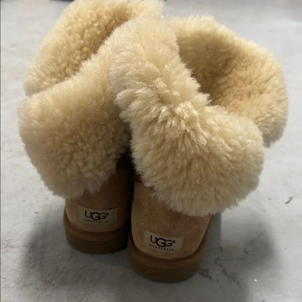 Cozy Brown Shearling UGG Boots - Great Condition Size 6 UGG's - Tan Winter Shoes